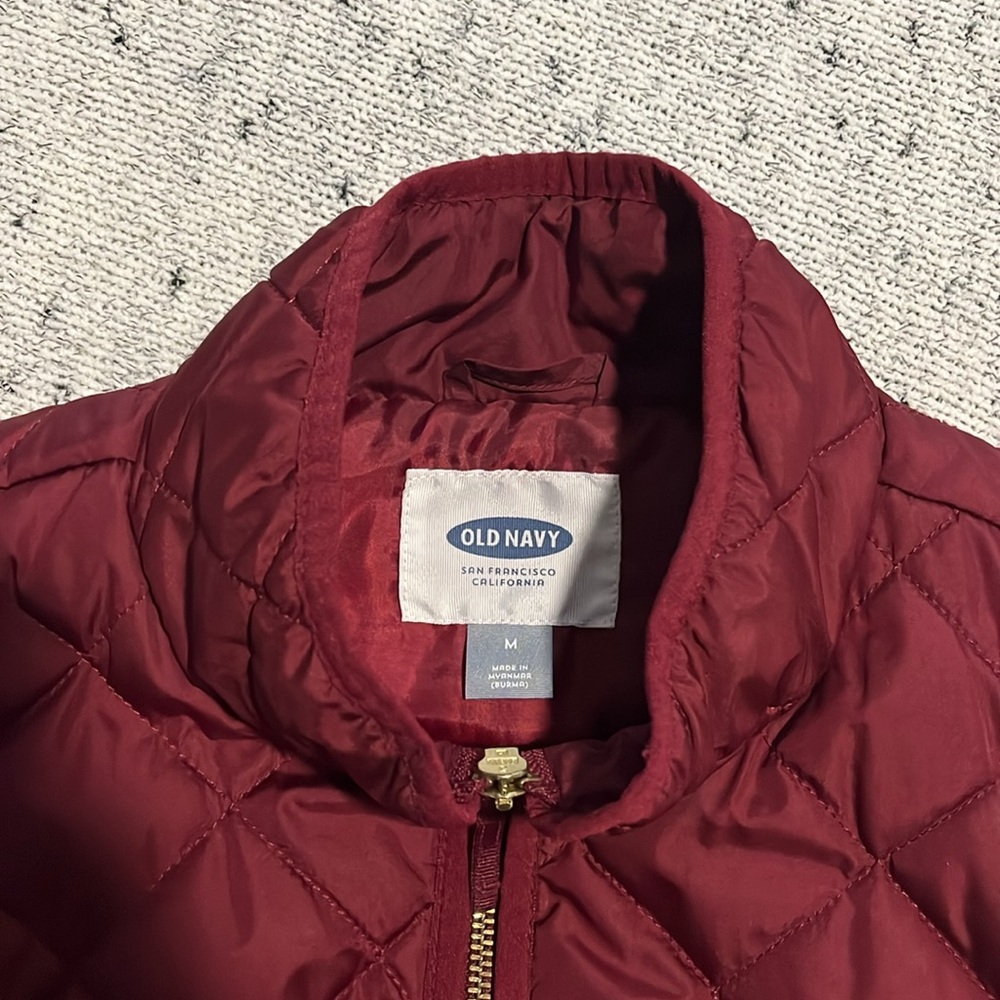 Old navy puffer vest - Picture 2 of 2